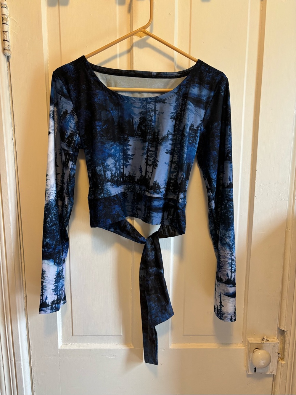 Yoga Democracy Winter Print Ballet Crop Top Size Large